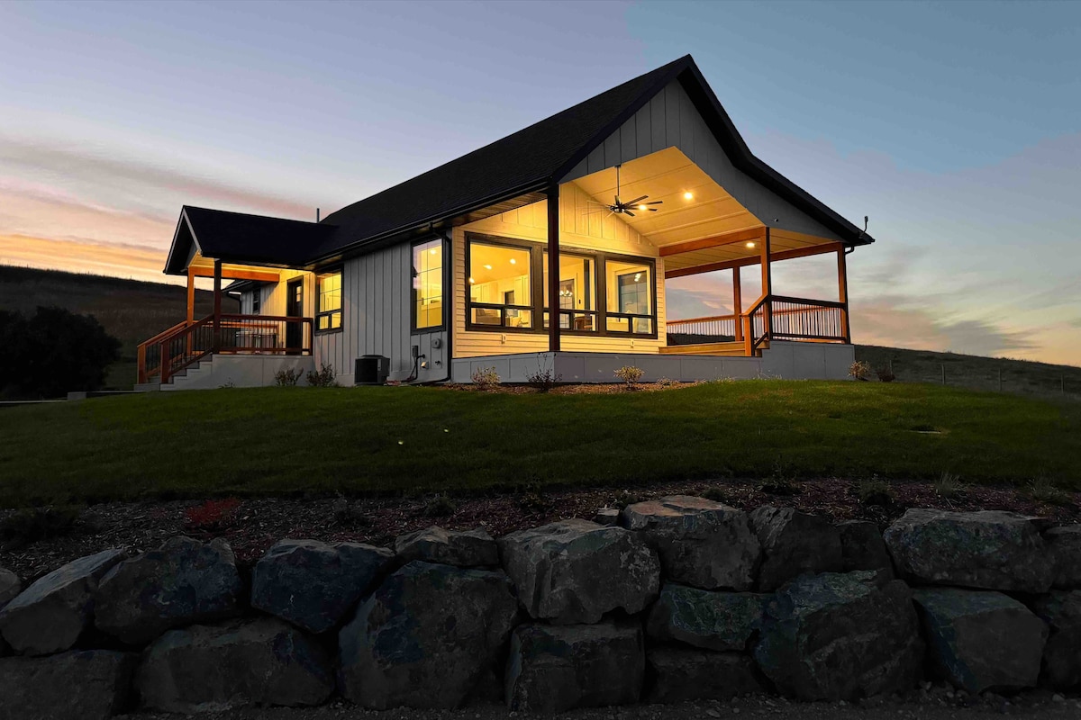 Modern Farmhouse with Mountain Views