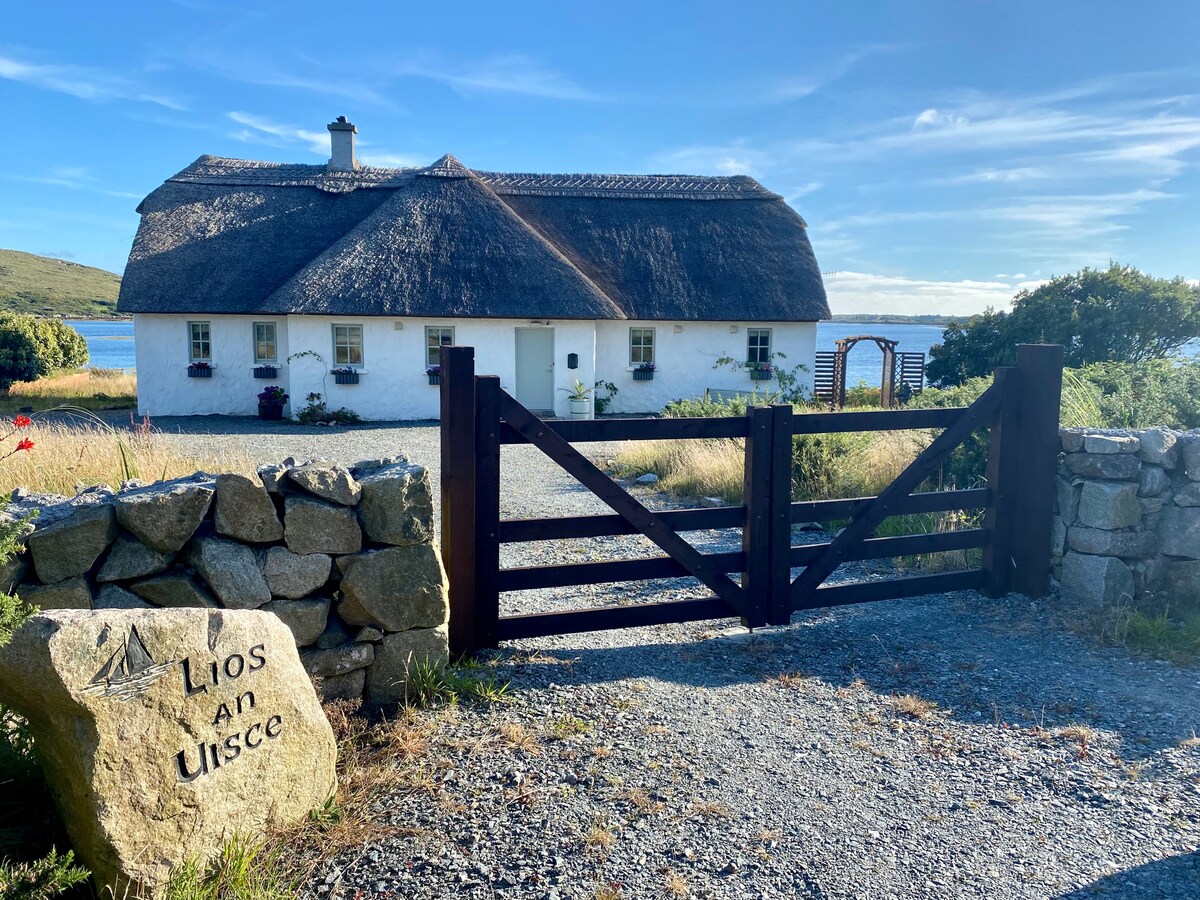 Lios an Uisce Cottage Connemara