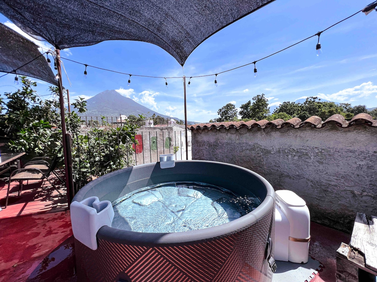 Colonial house in Antigua with jacuzzi & Terrace