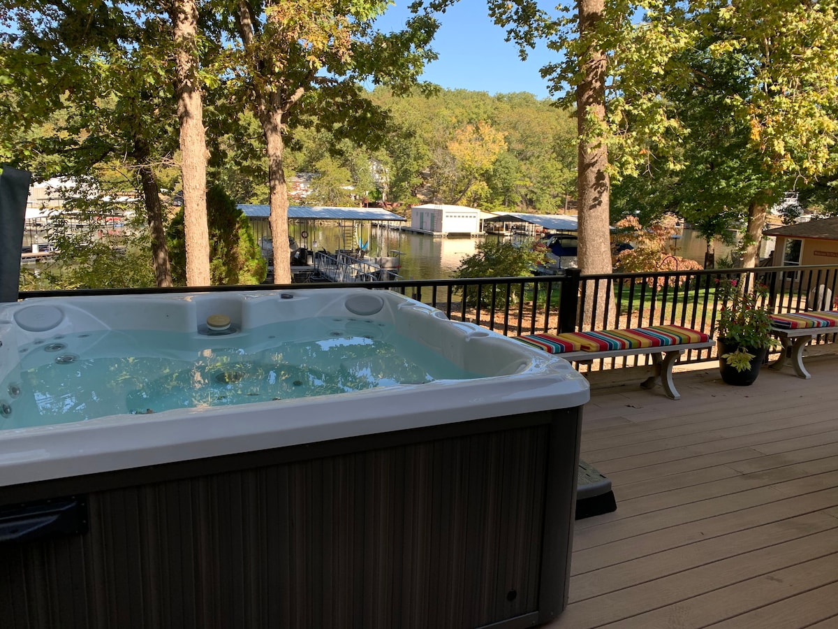 *Wow, Luxury 5BR, 4BA Edgewater Escape w/ Hot Tub!