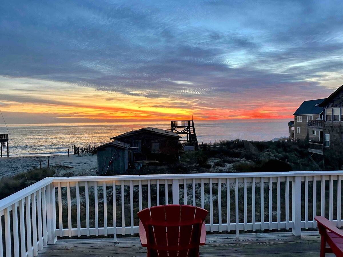 Semi-oceanfront with HOT TUB, steps to beach!