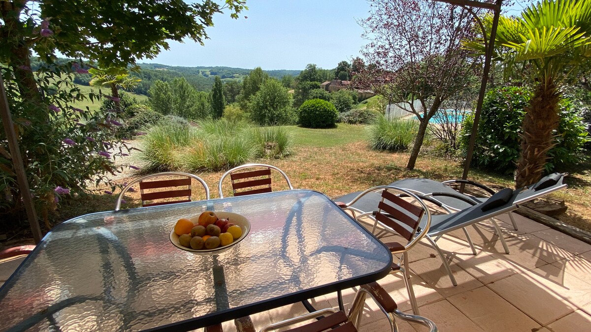 cottage EMERAUDE heated pool, 5 pers., free wifi