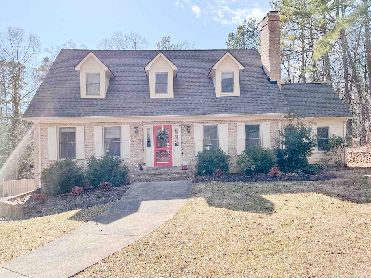 Spacious 4 bedroom house in heart of Boonsboro