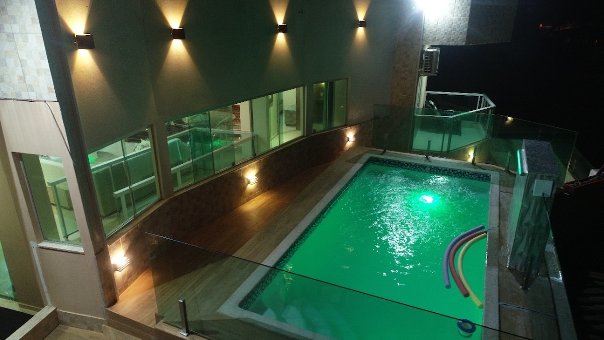 Casa de frente pro mar em Prado Ba com piscina