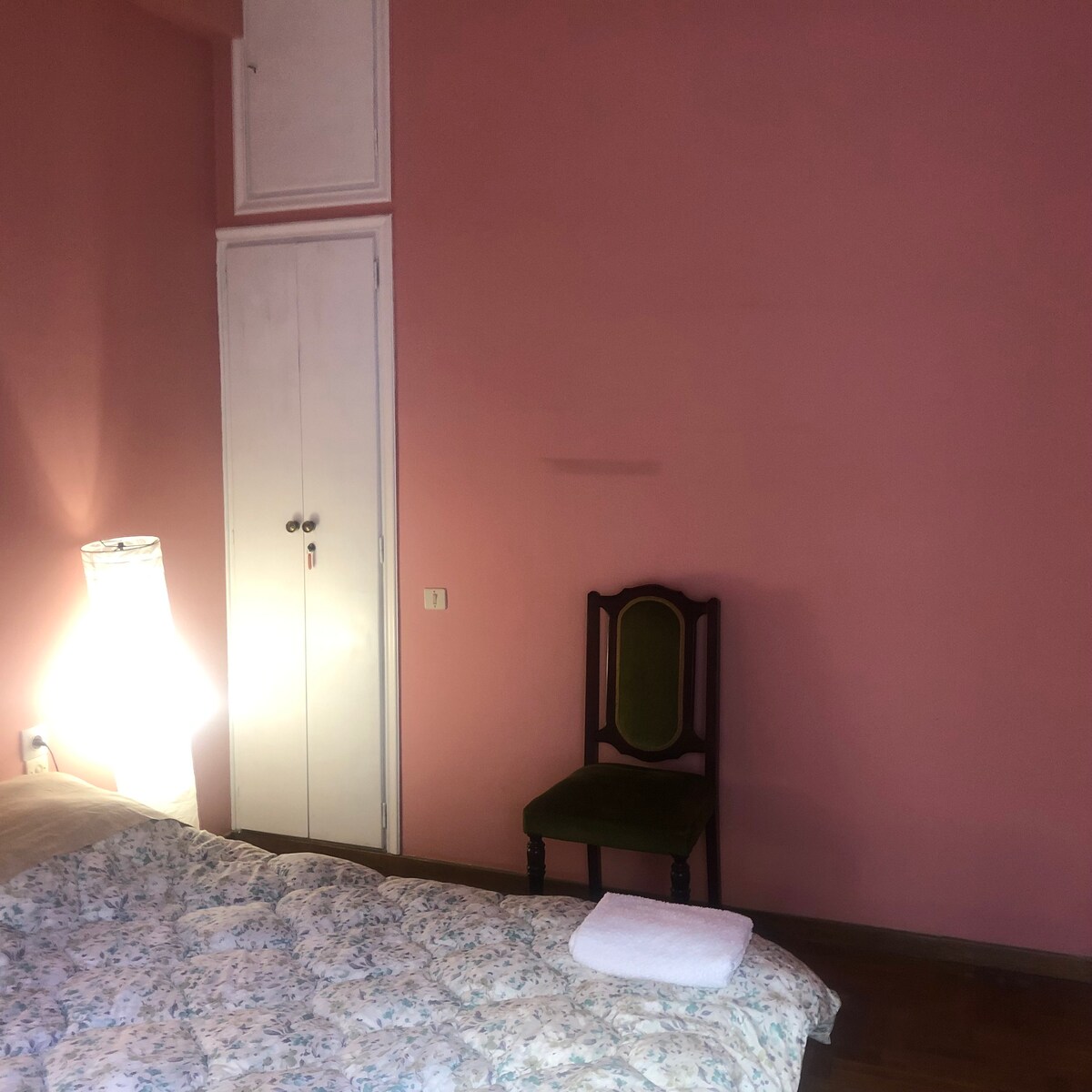 粉色的房间
