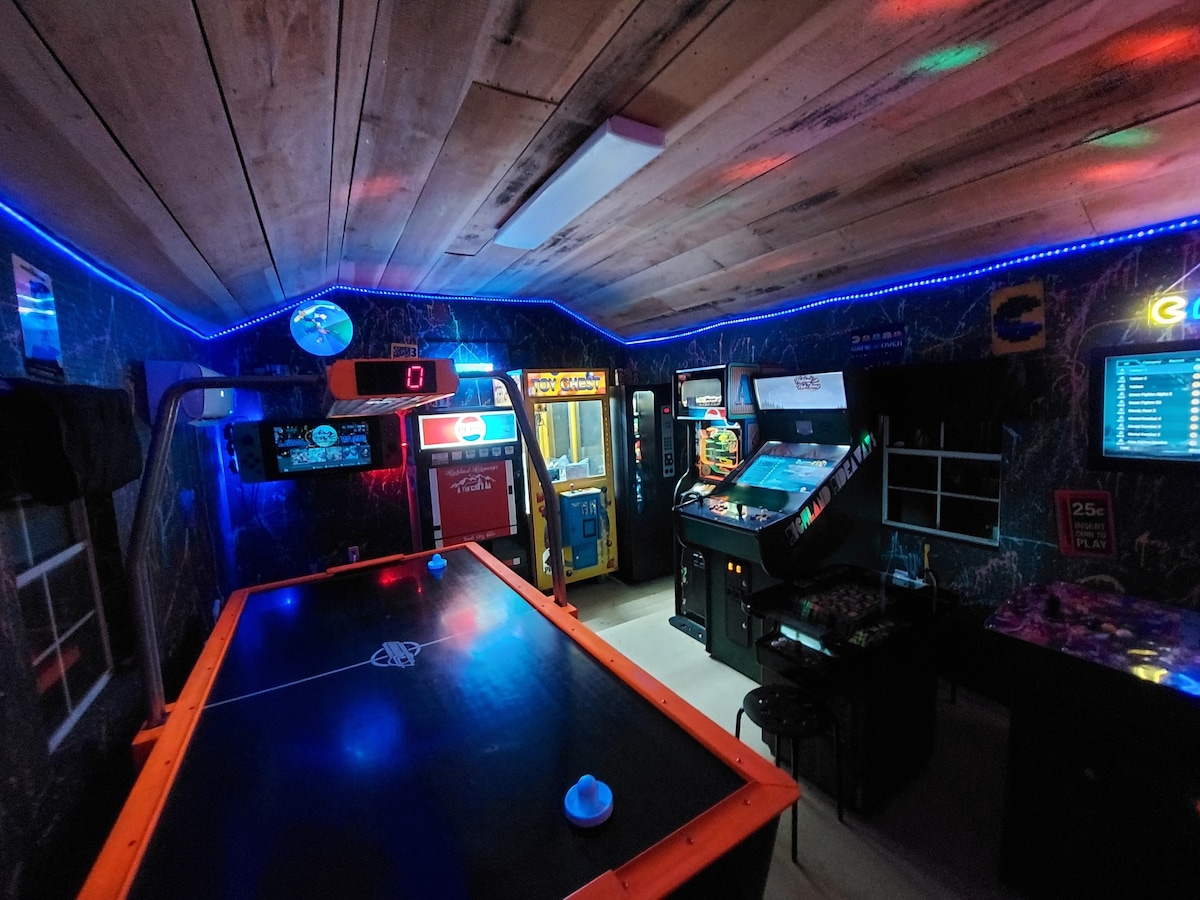 Rumple 's Retreat Cabin - Arcade & Drive-in Theater