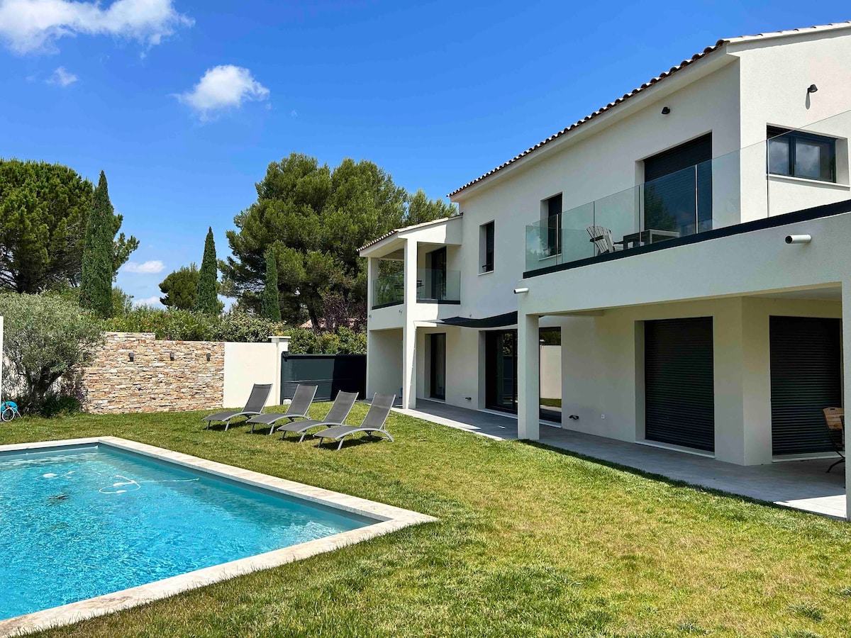 Villa Neuve Clim Piscine距离Aix en Provence 9公里