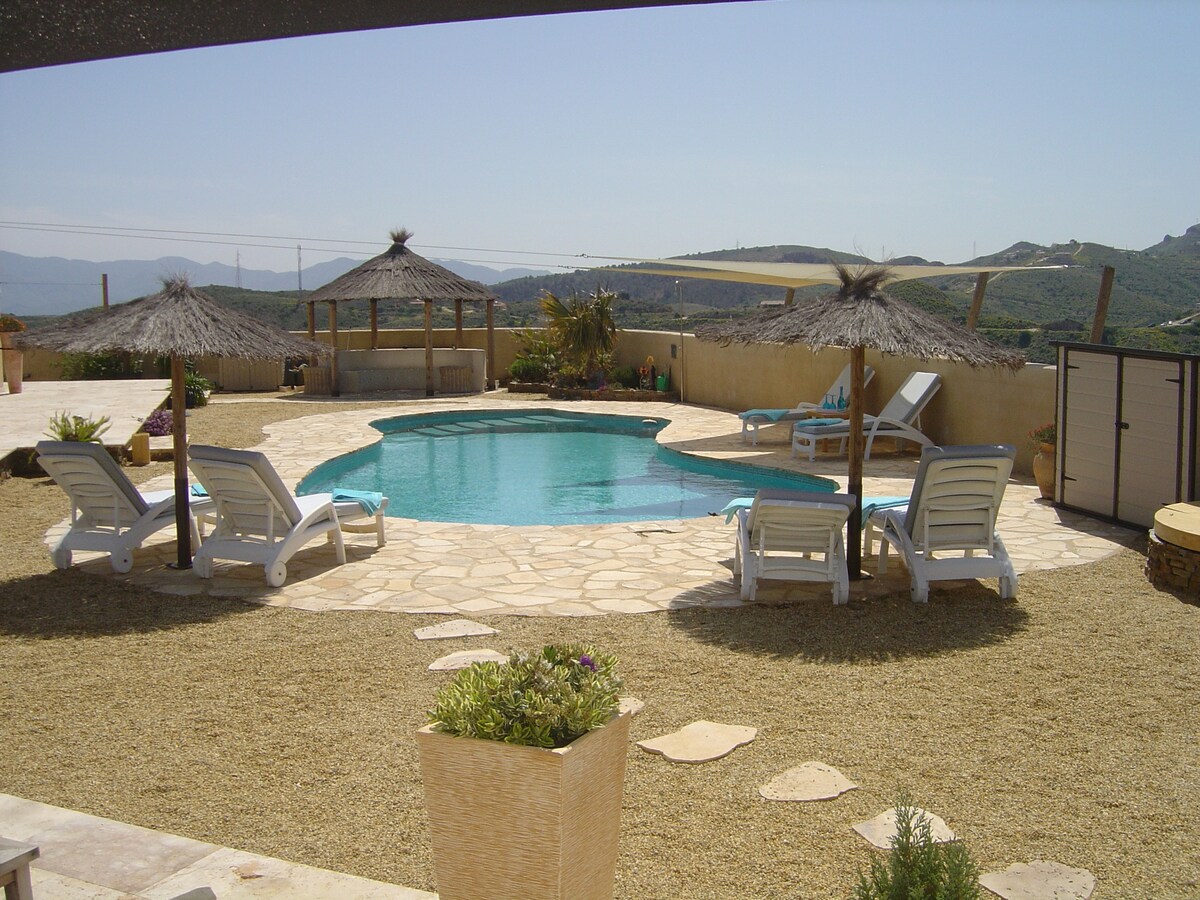 Set in Andalucía, casita estilo is a self contained cottage with pool, sea and mountain views.