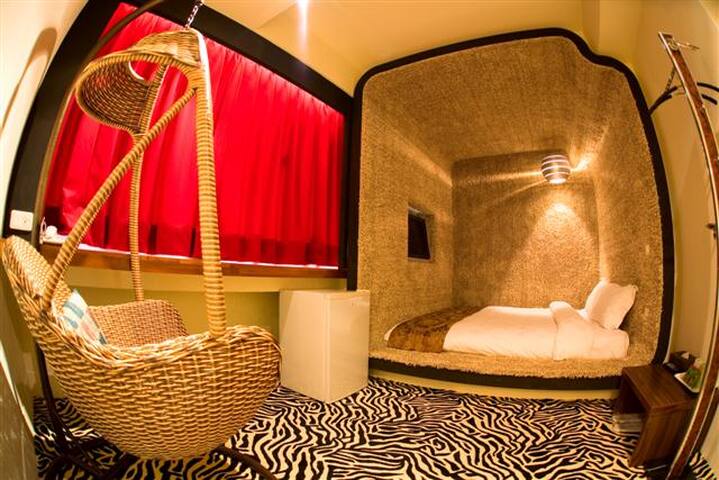 食尚玩家推薦 東大門夜市旁 花蓮市中心最方便的民宿 Konehomestay埃及尊爵雙人房 花莲市民宿