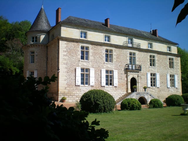 Annesse-et-Beaulieu的民宿