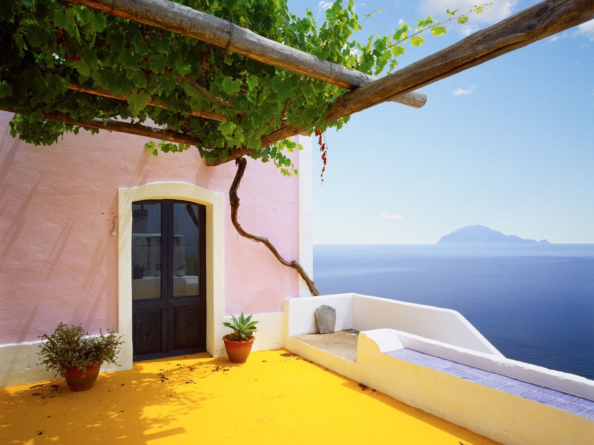 La casa con il terrazzo giallo