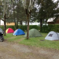 Emplacements Au Camping du Viaduc des Fades 18
