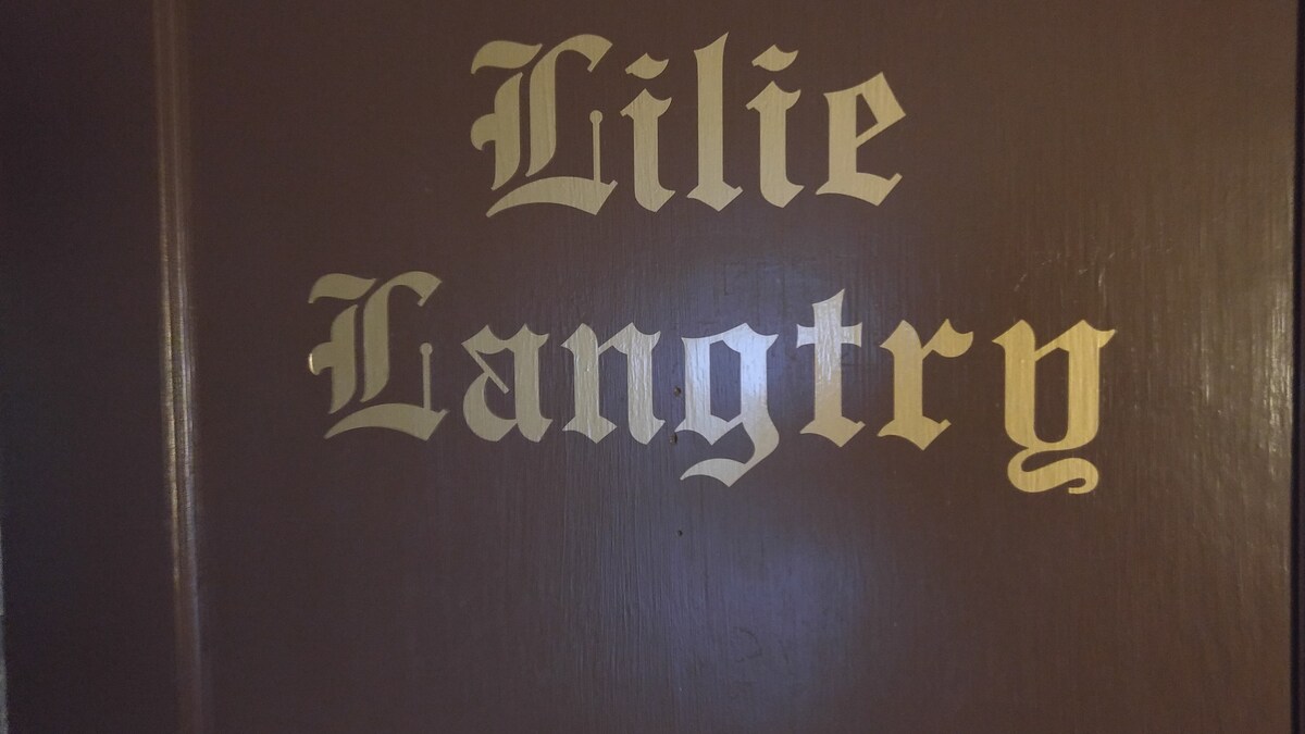 Lillie Langtry - The Inn of Glen Haven