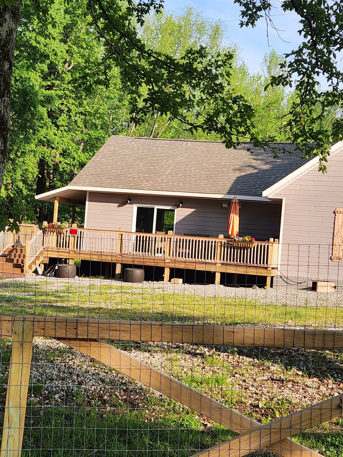 Modern lux farmhouse close national park pets ok!