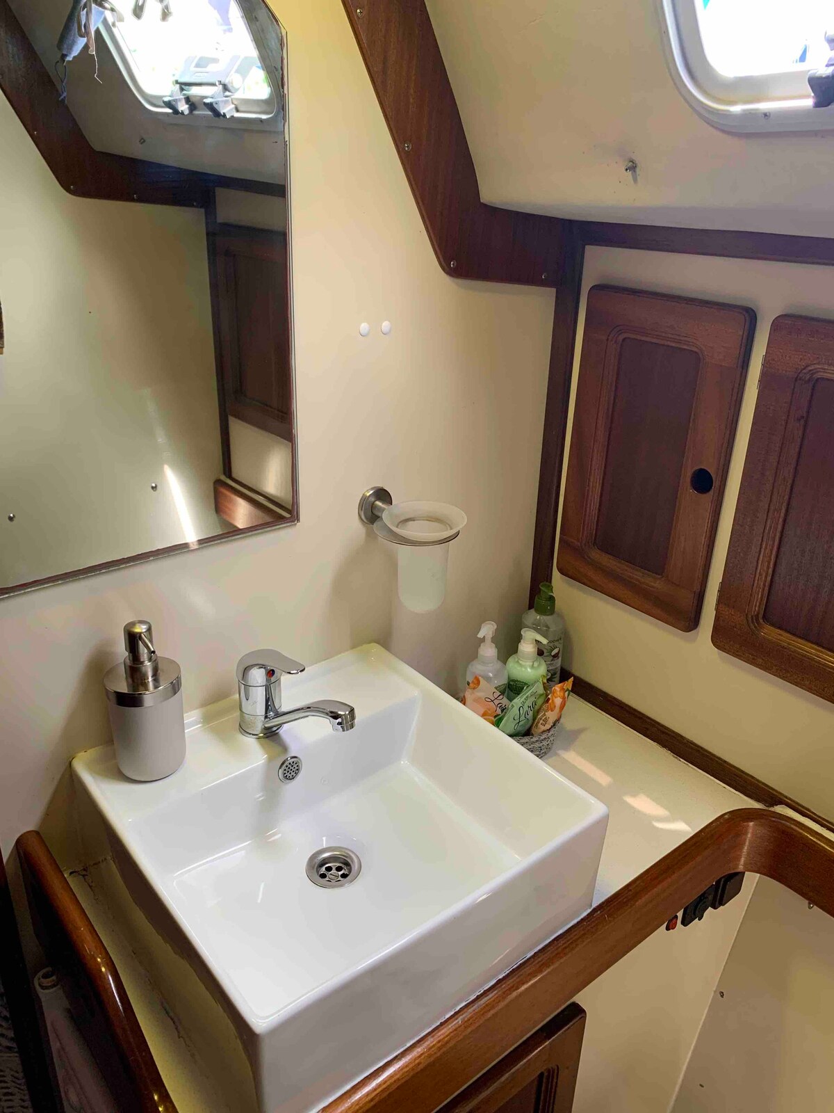 Exclusive Boat ALL Inc.大型小木屋私人浴室。Bathrum