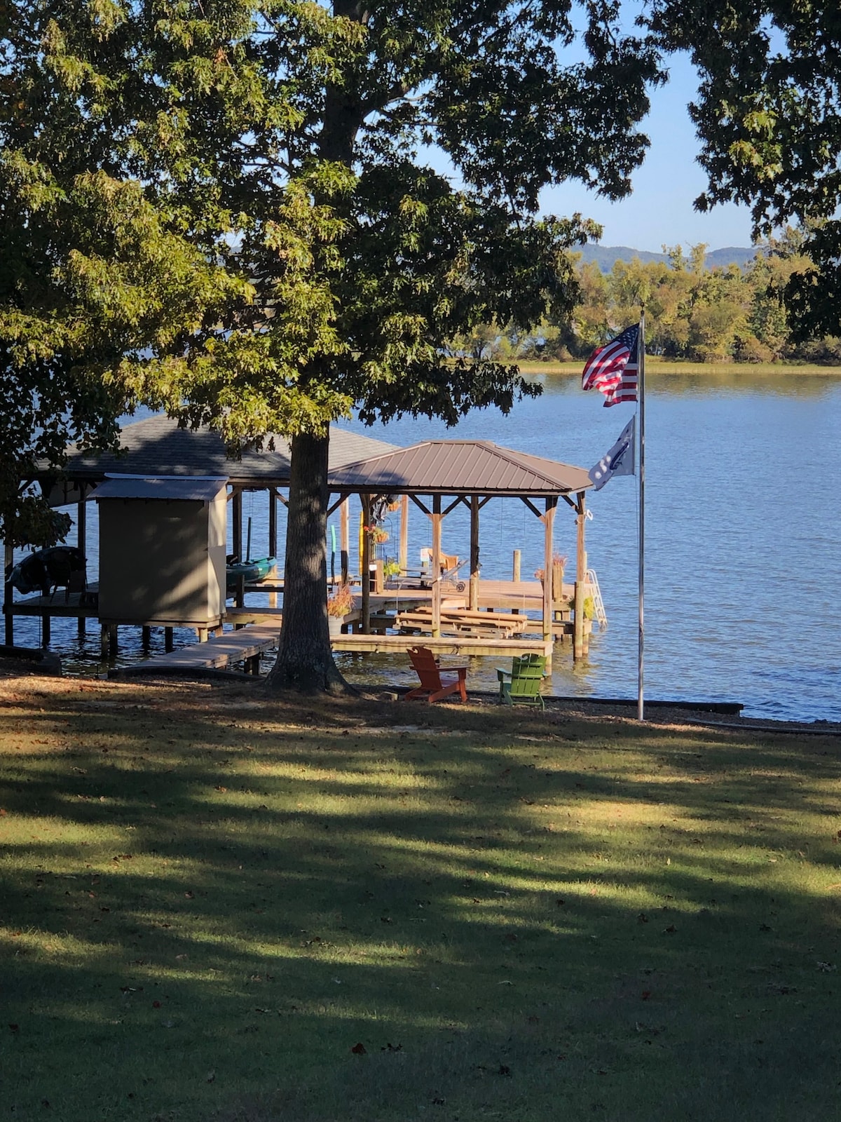 Lakefront House on Weiss Lake w separate bunkhouse