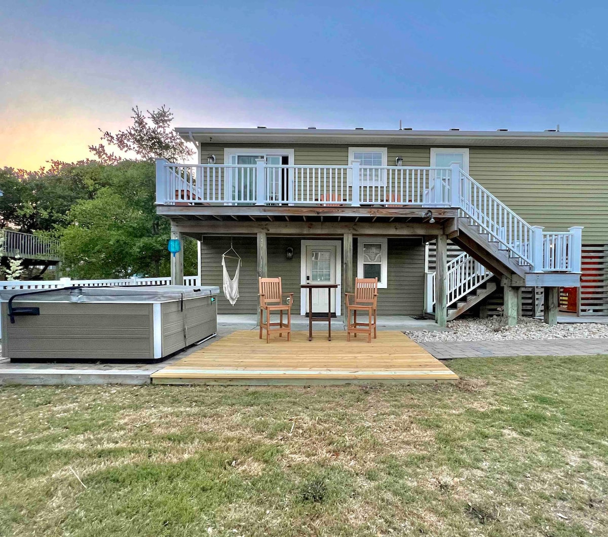 HotTub | Beautifully Appointed | 5 Bdrm Beach Home