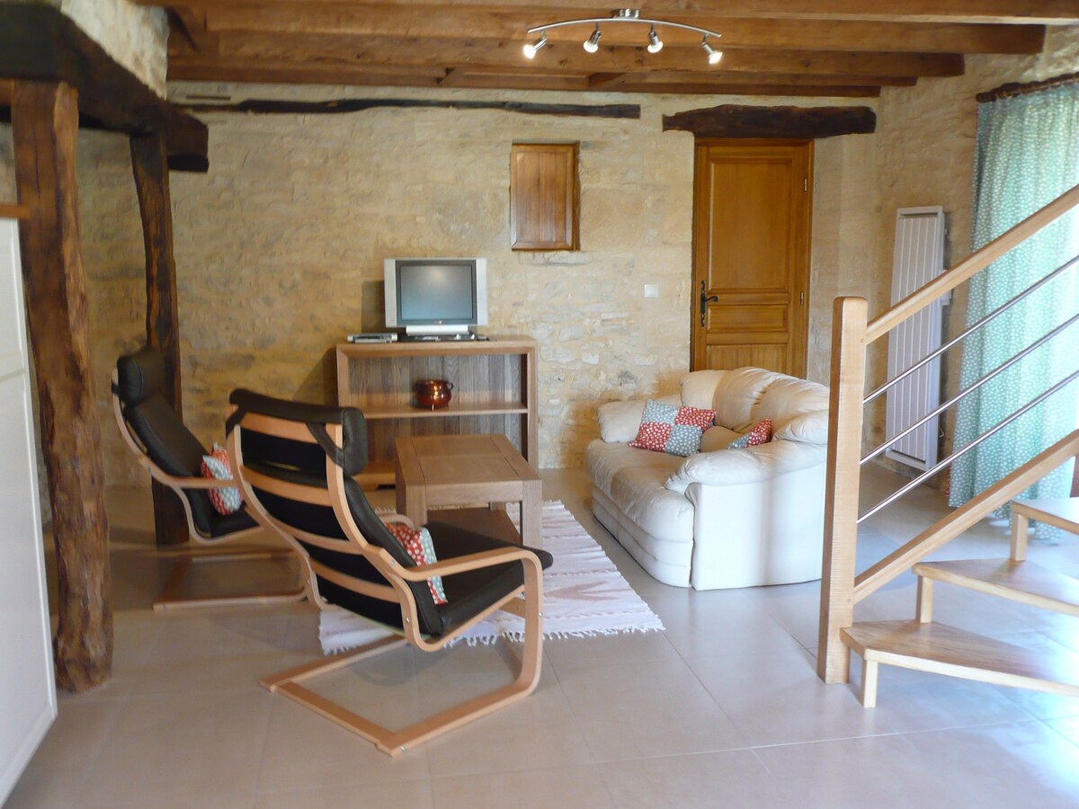 Charming converted bakery near Sarlat, heated pool