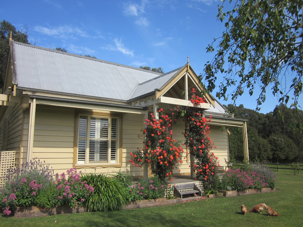 Country Gables Cottage - Farm Stay