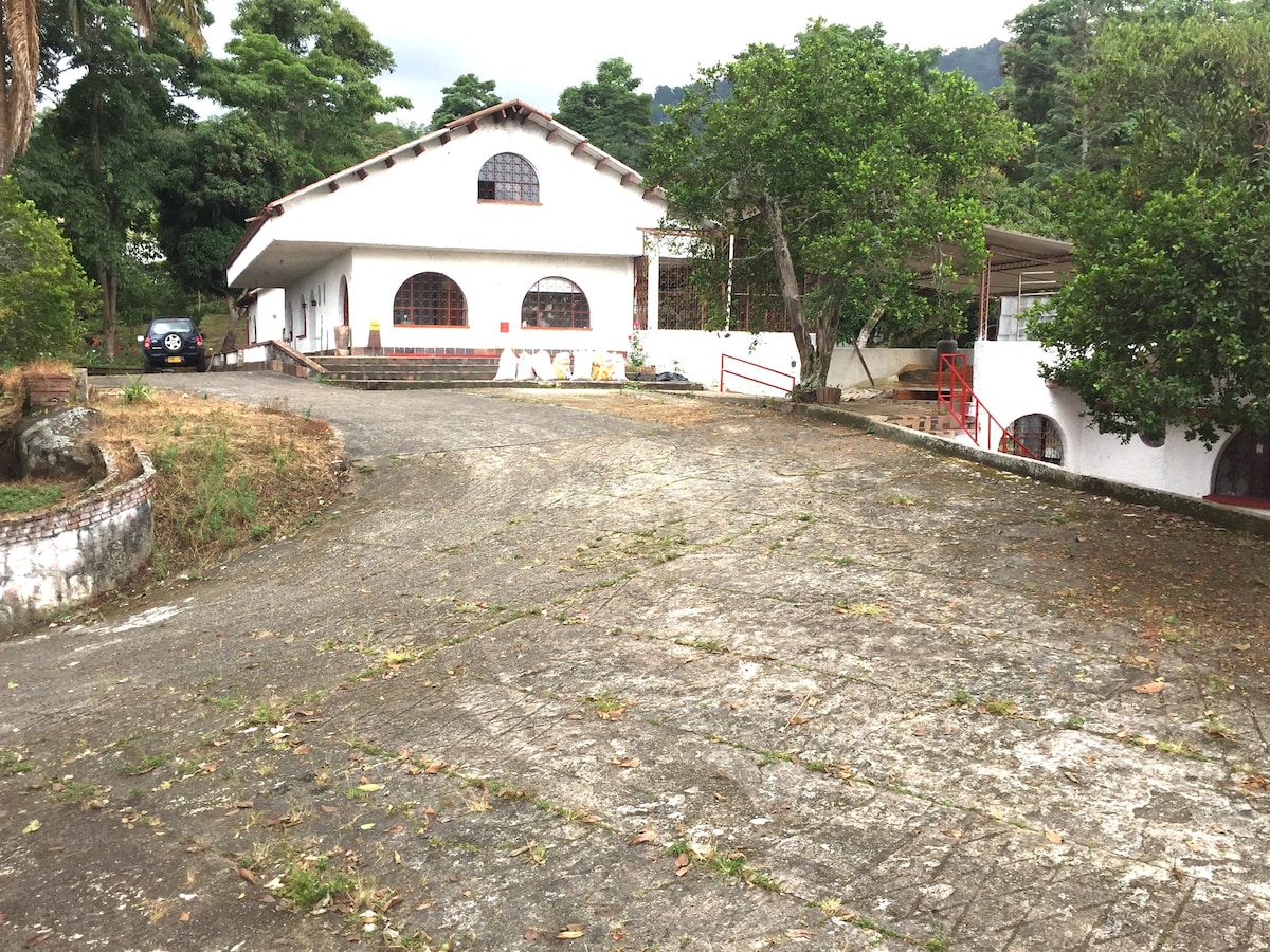 La Selva Ecotouristica Estate, Mesitas, Cund.