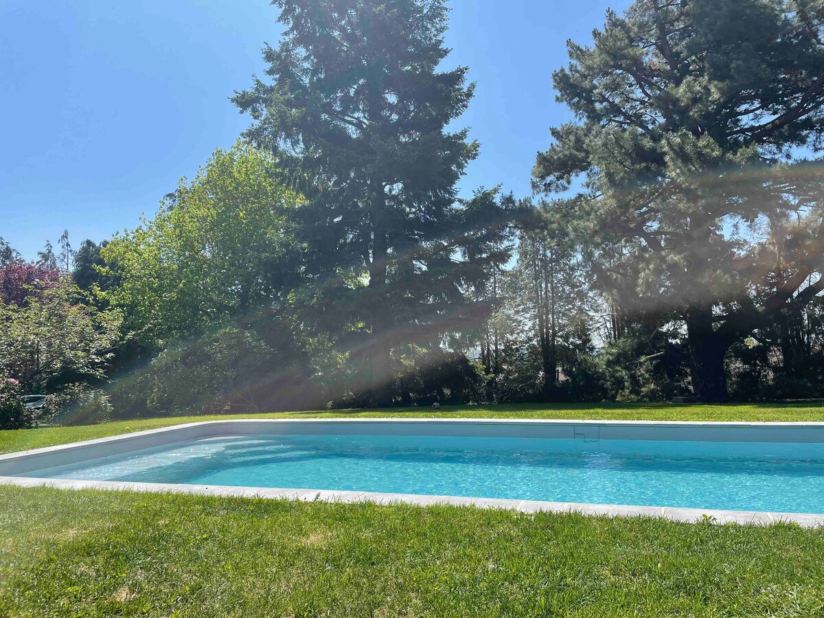 Le jardin du séquoia, piscine et jardin botanique