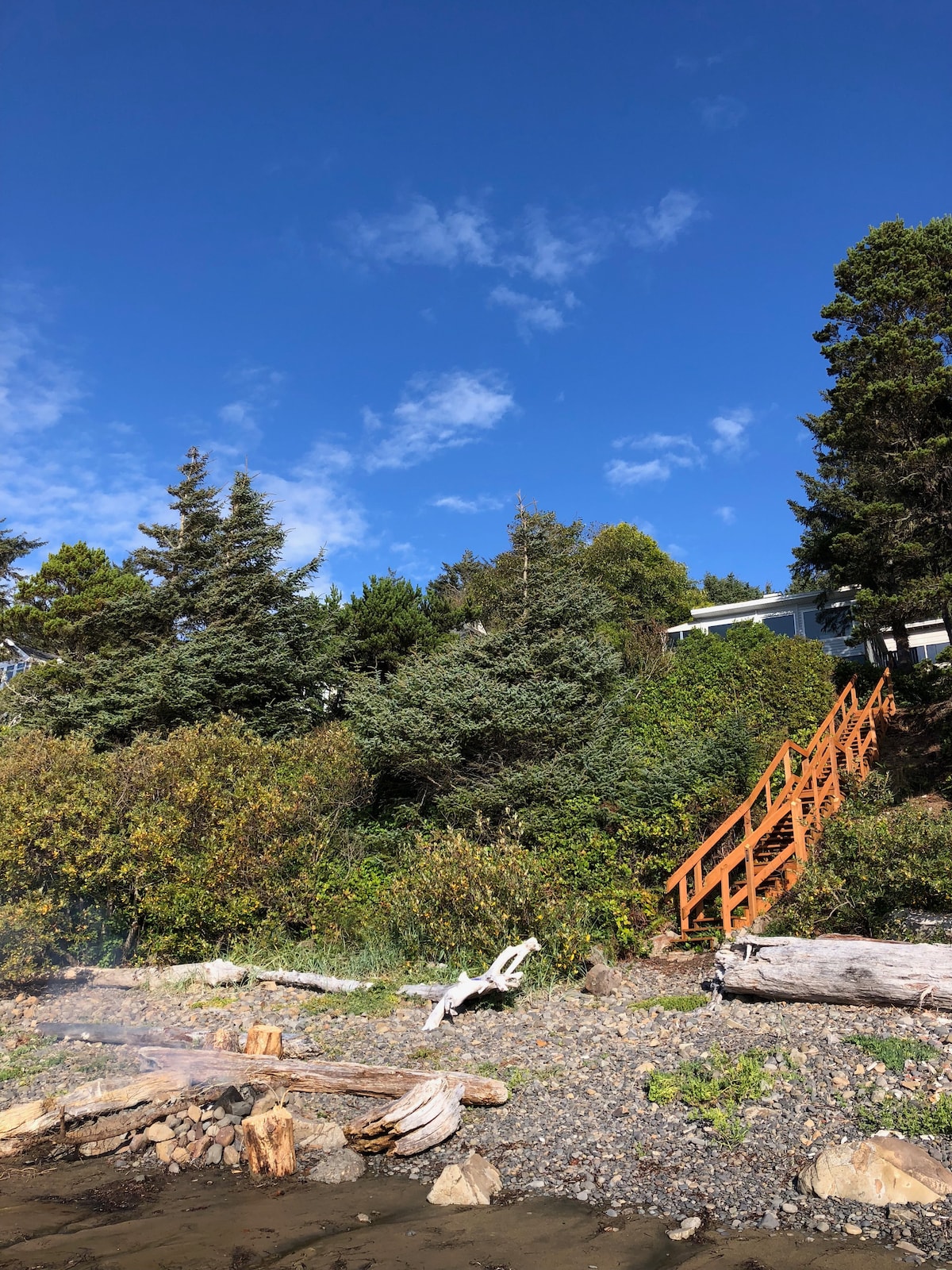 Waterfront Netarts Bay, Oregon- The Pearl Cabin