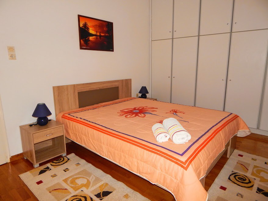 Cozy apartment for 3-6 people-Center Tripoli