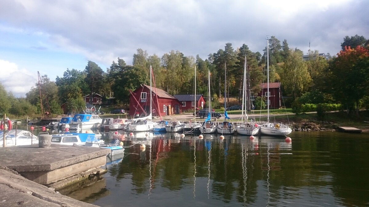 Lapping Harbor