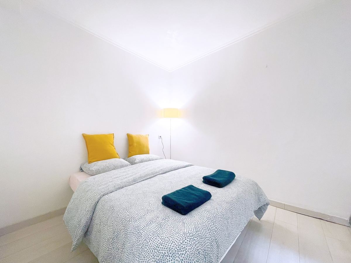 Quiet apartment center Paris + 5G WiFI