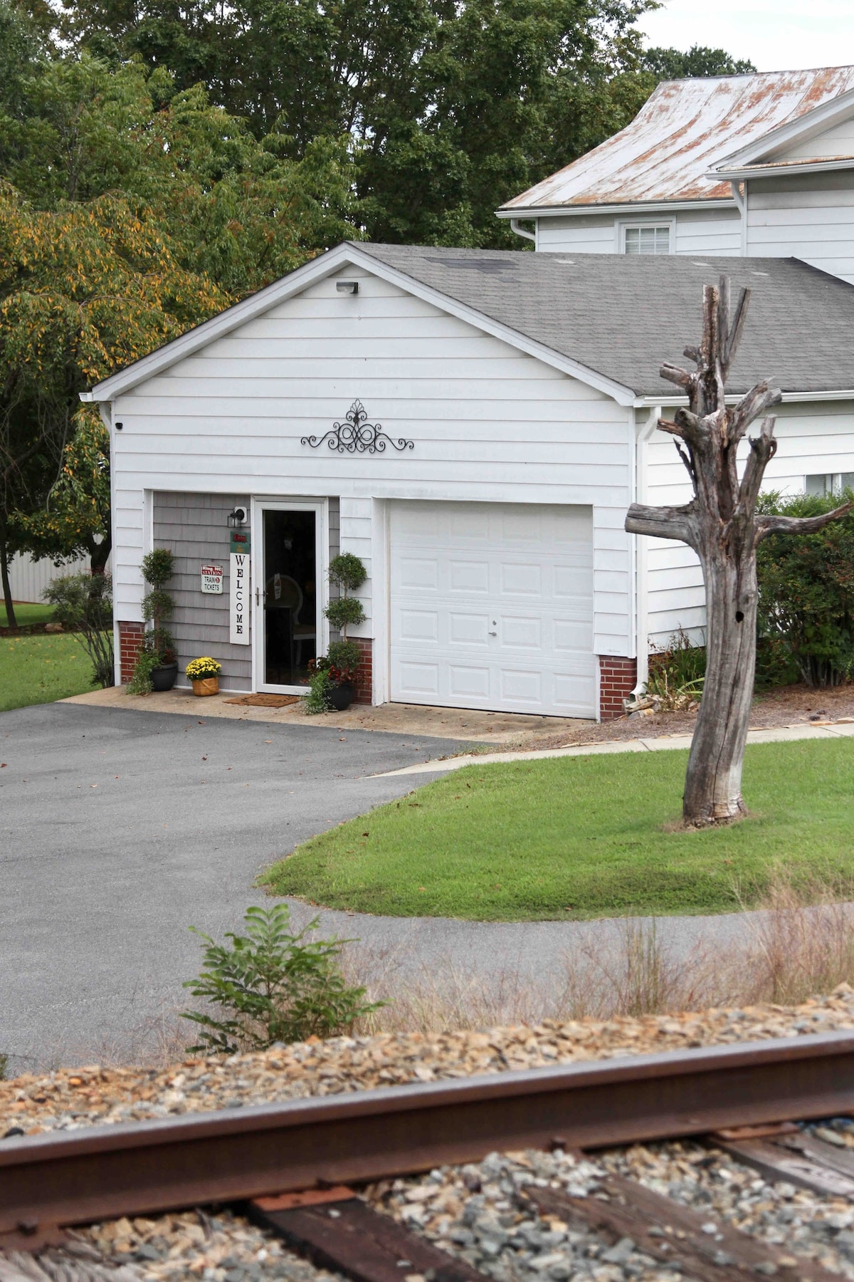 Caboose Lodging ，距离Hanging Rock仅几分钟车程！