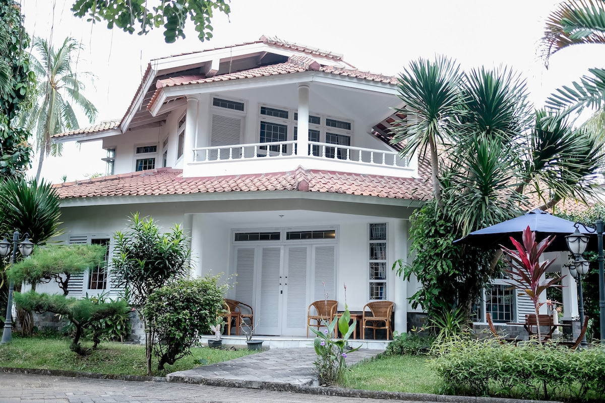 3BR Putih别墅- Anyer