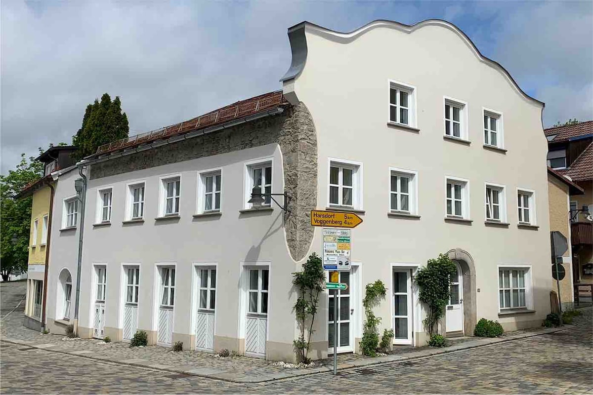 Residential building on the market square (299 m2)
