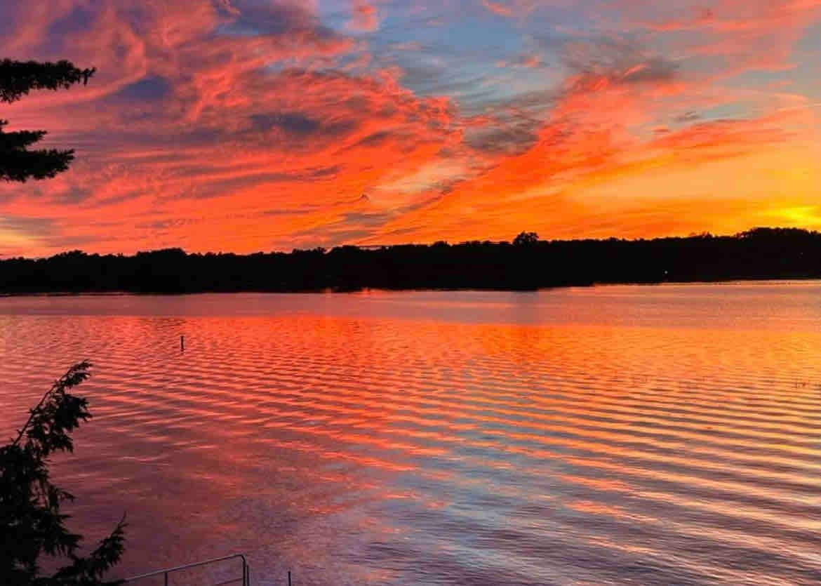 Private Cottage on Pushaw Lake/Kayaks/Fire Pit