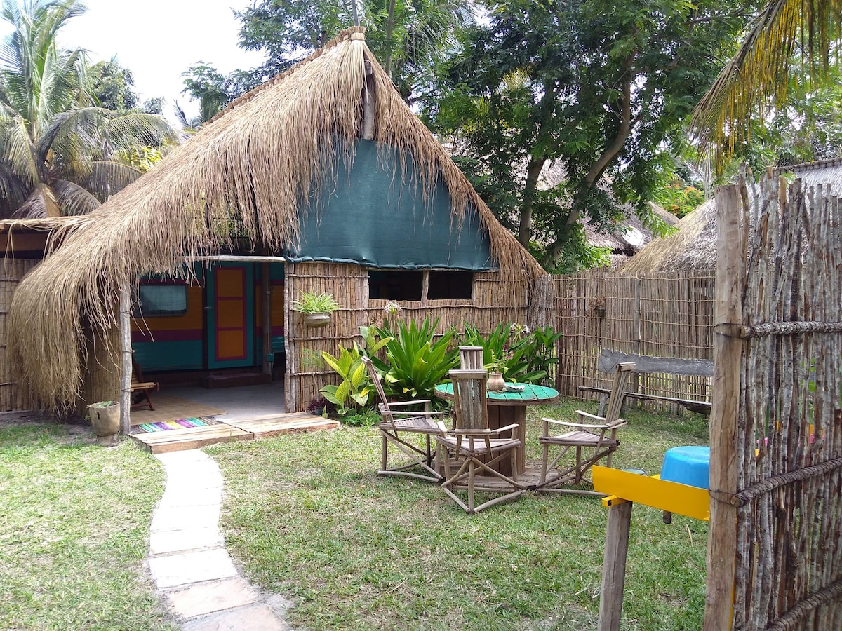 椰子海滩乡村小屋