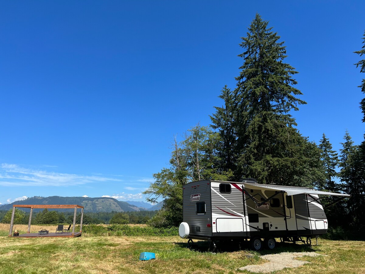 Quaint Camper With Stunning View