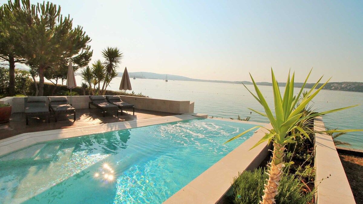 Luxurious beachside apartment Sea Note EOS-CROATIA