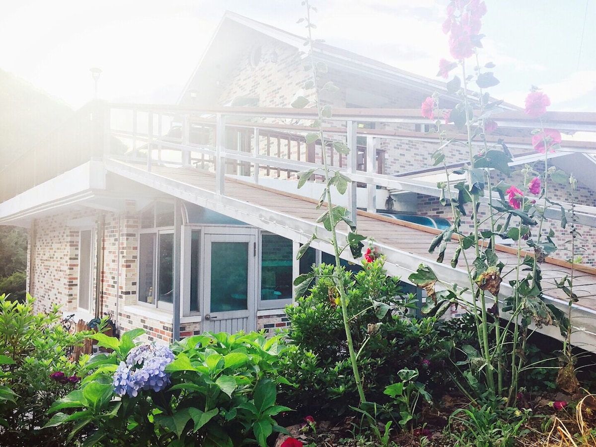 一间小屋，您可以在二楼体验三顿农作物Yeongwol Front Yard Farm ，这是一栋私人住宅