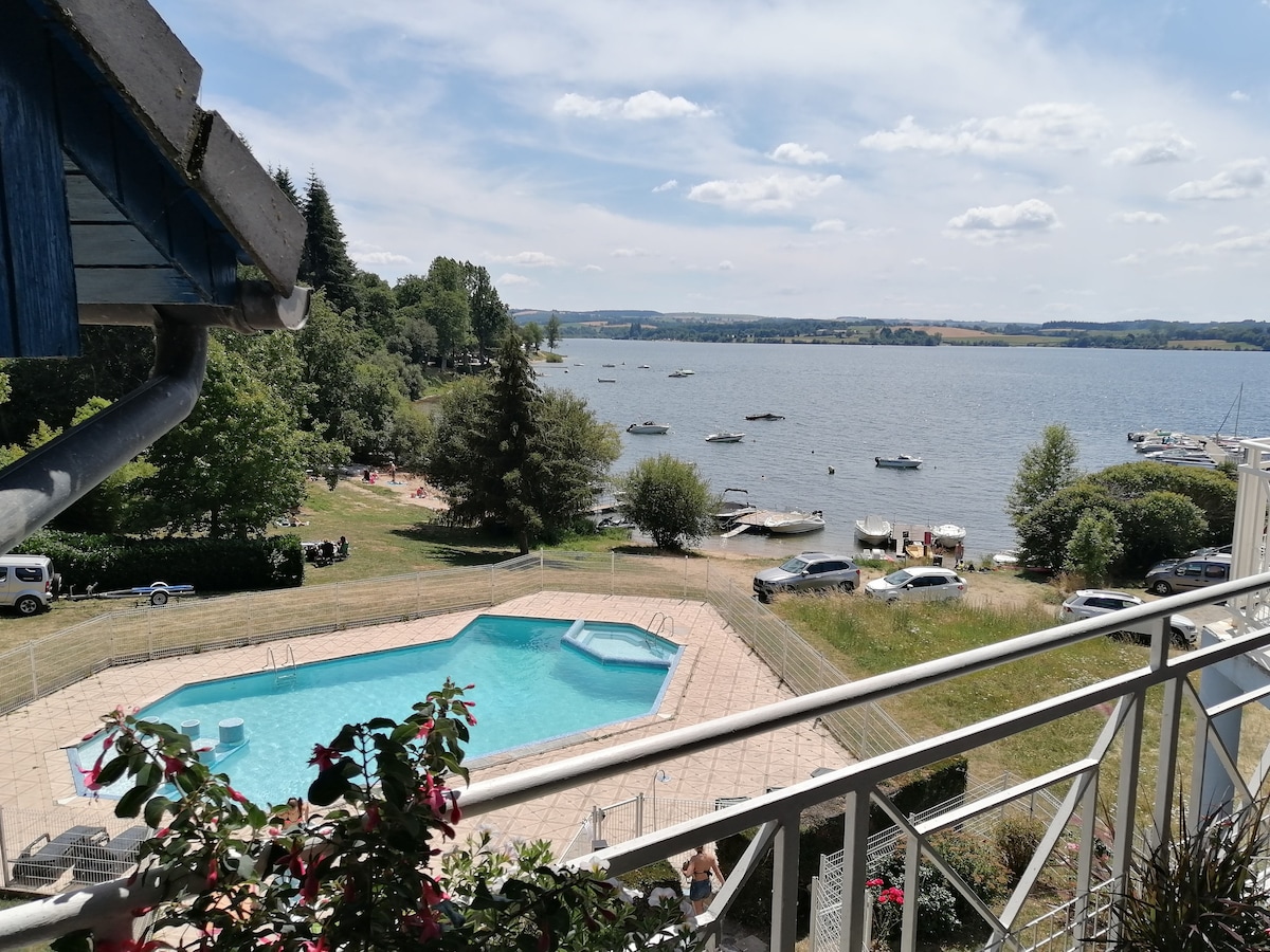 Agréable logement  T3 vue sur le lac avec piscine