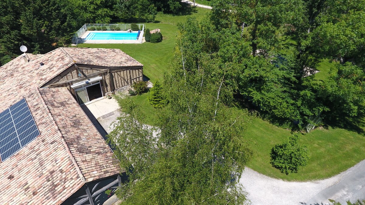 Maison de campagne avec piscine "gite lamoutole"