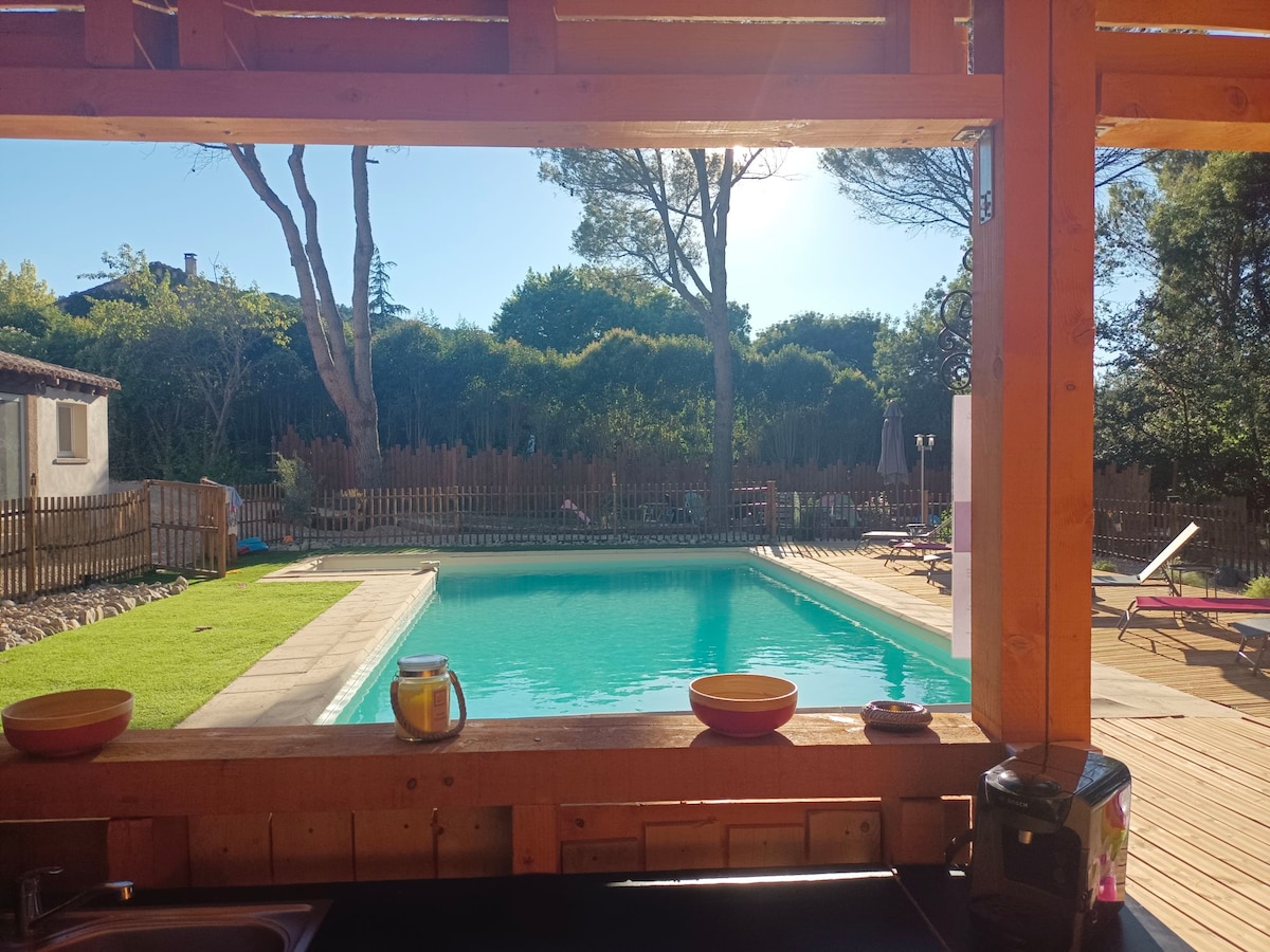 gite 4 pers. bain nordique, piscine 3 min cité.