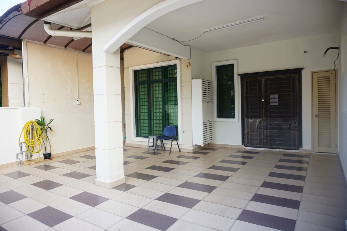 Warisan Indah Homestay KLIA 2