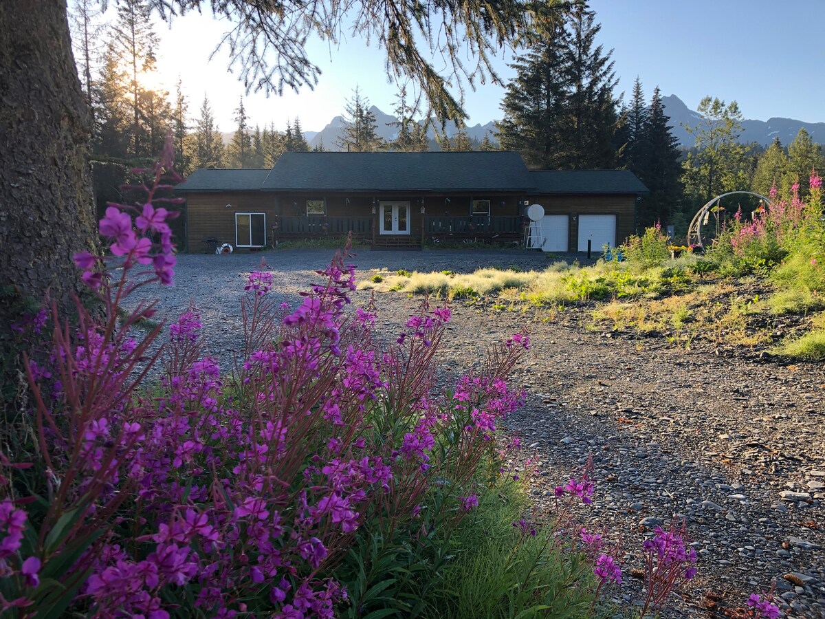 BEAR NAKED CABINS  Alaska sportsman’s Home