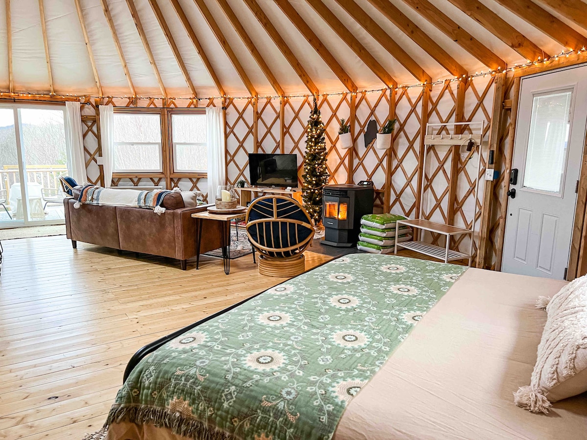 Cozy Private Luxury Yurt Mt View/HOT TUB / Wi-Fi