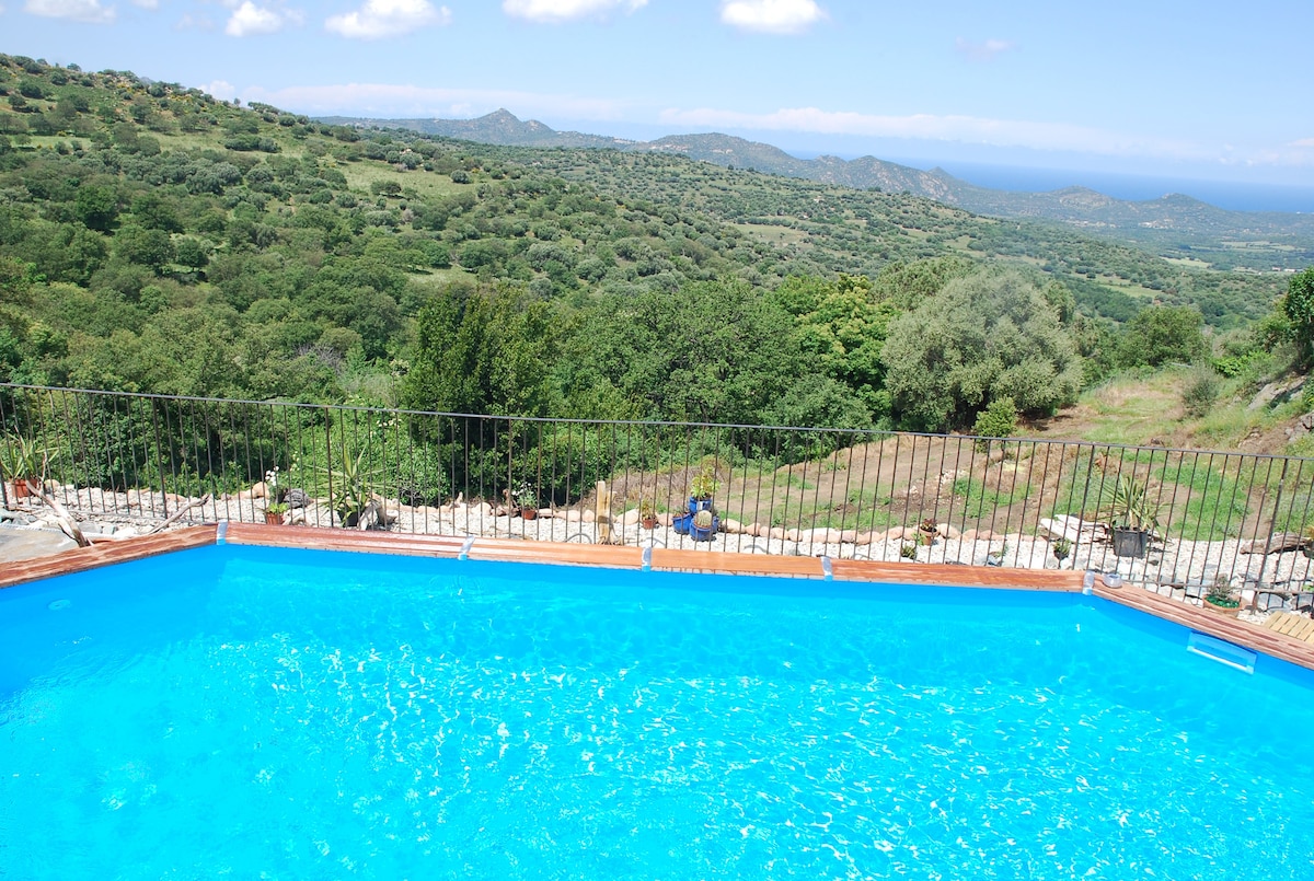 Gîte avec piscine chauffée 6 pers