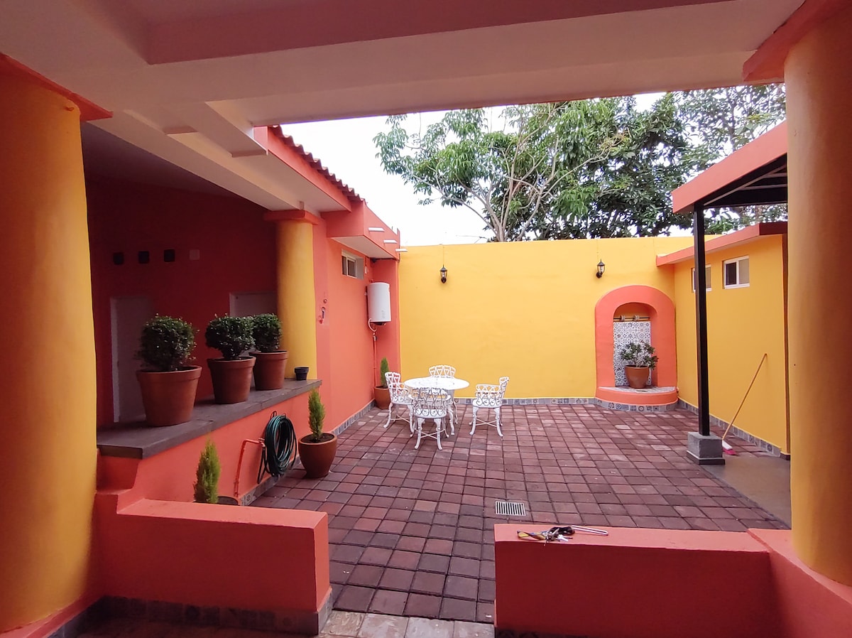 HAB DOÑA MODE hostal MyD, centro de Colima