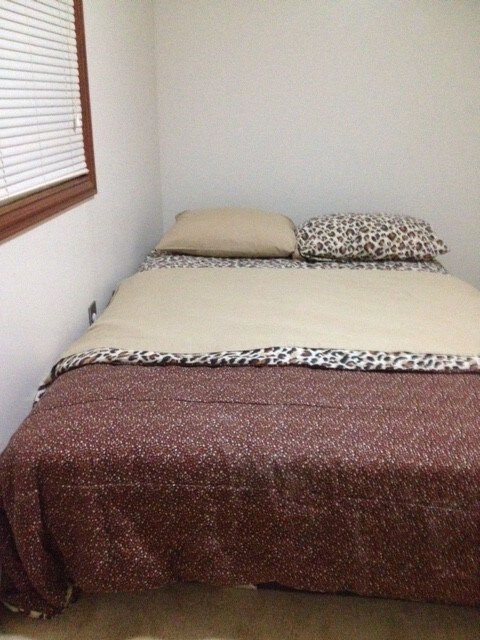 宽敞舒适的房间-舒适的床-床垫-全新厨房
