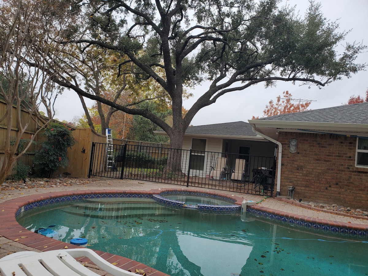 1-Country style elegance PlanoTx- pool heated