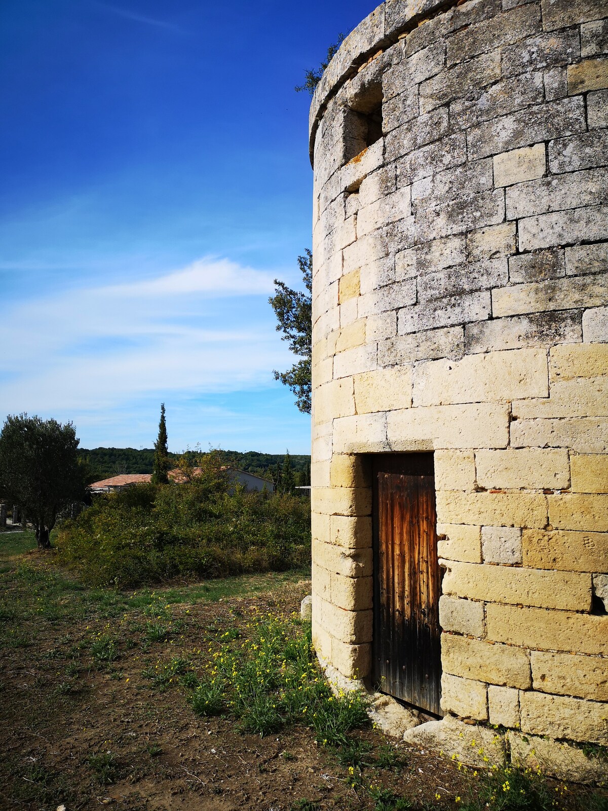 尼姆和阿维尼翁之间， La Villa des Moulins