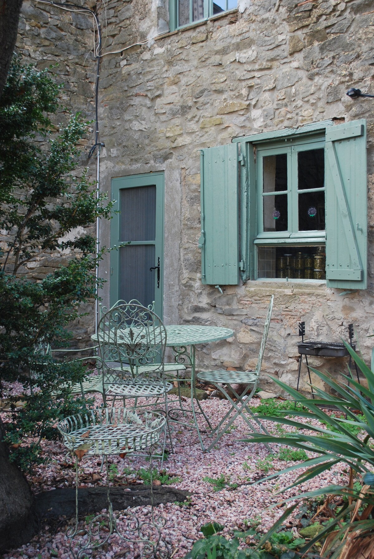 la maison du Cerisier du château de Paulignan