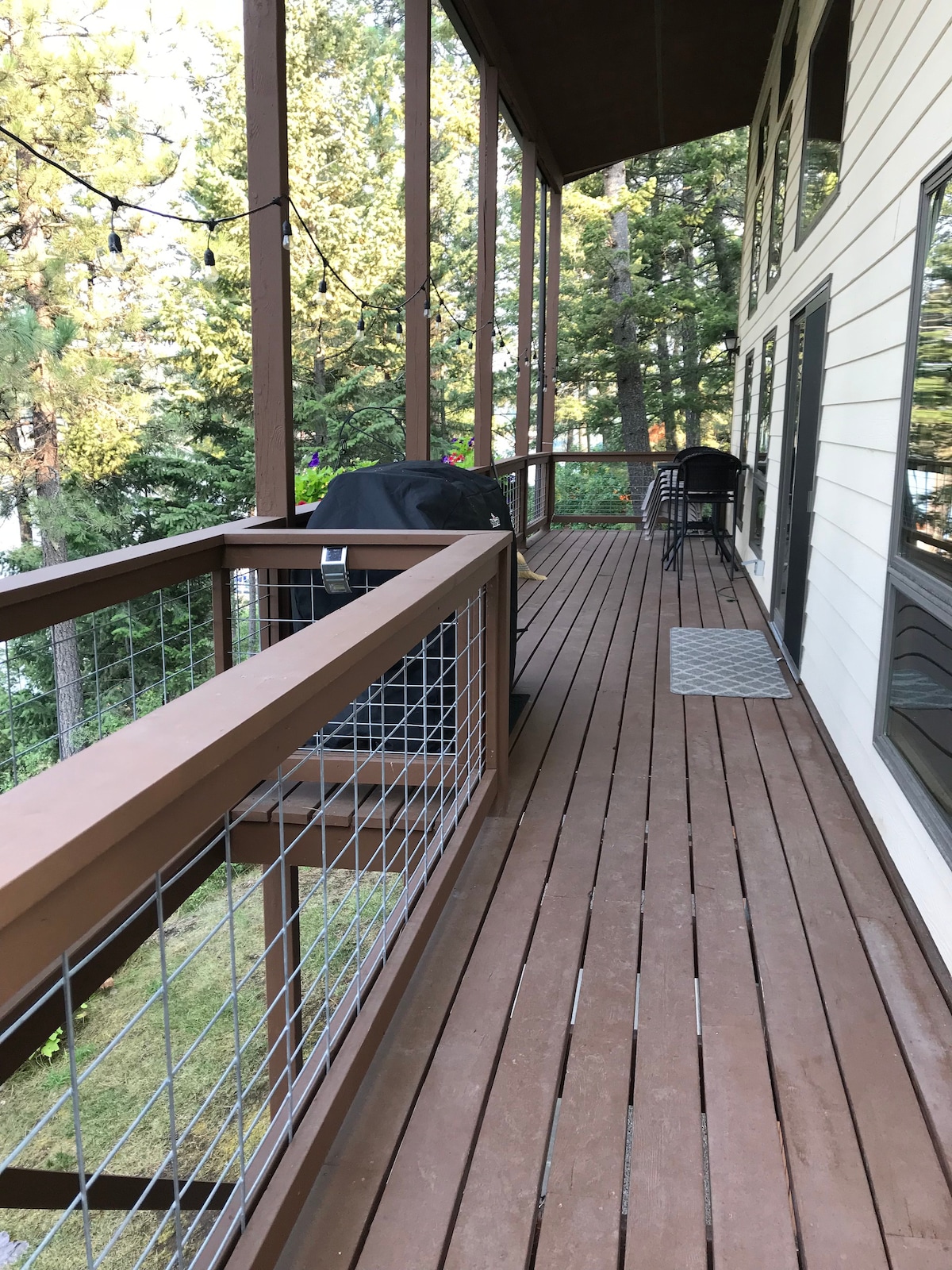 Echo Lake Cabin with Amazing Views for 14 People